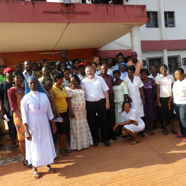 Afrika Forum Salzburg Oberndorf
Afrika benötigt unsere Kooperation. Mein Engagement in Afrika ist nicht aus Mitleid oder aus dem Drang unbedingt helfen zu wollen. Für mich ist es eine unbedingte Notwendigkeit.
Bild 3